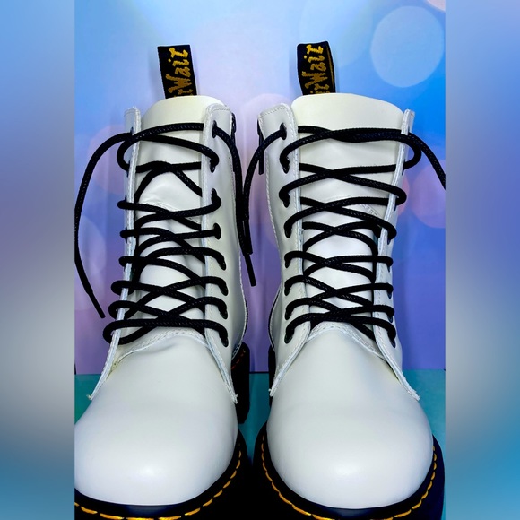 Dr. Martens Shoes - NWOT- Unisex Dr. Martens Jadon Boot - White - Women's 9, Men's 8 -$4.99 Shipping